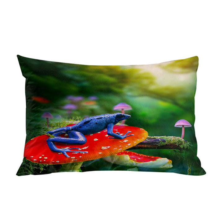 Beautiful Nature Frog on Mushroom Pillowcase