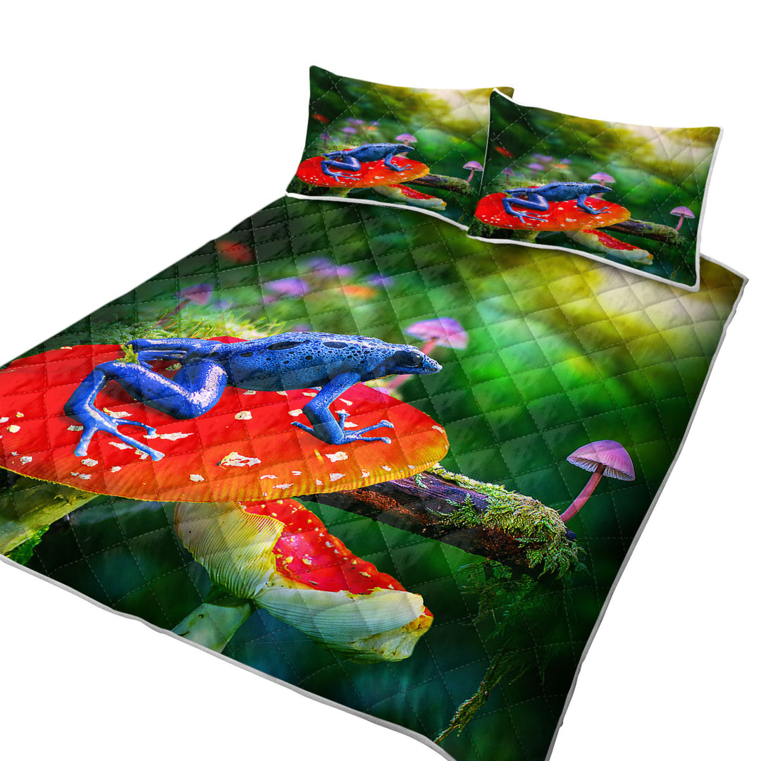 Beautiful Nature Frog on Mushroom Quilt
