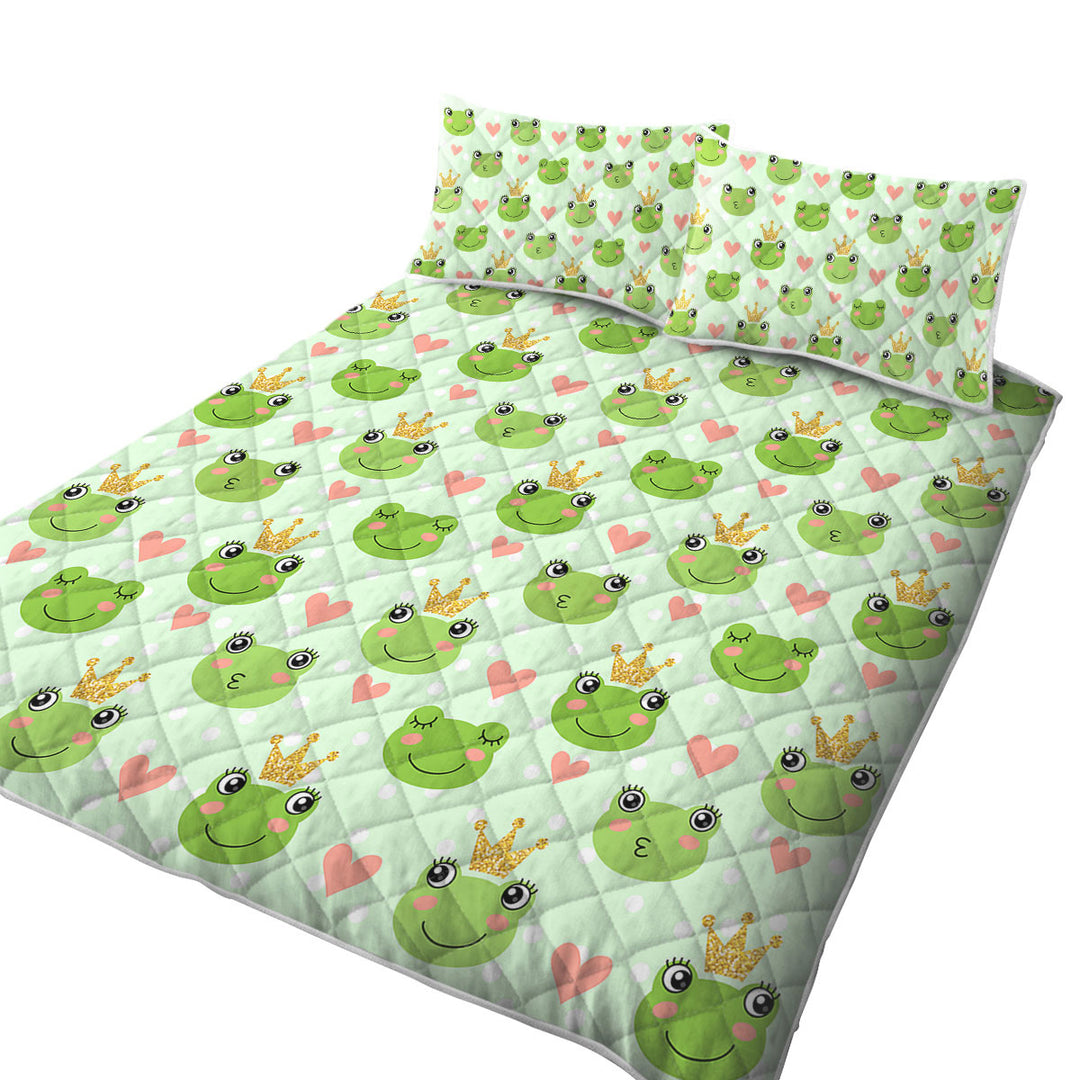 Coverlet with King Frog and Cute Frog with Hearts