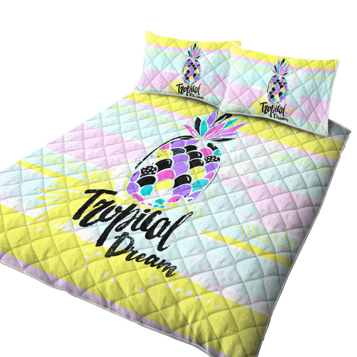 Coverlets with Tropical Dream a Multi Colored Pineapple