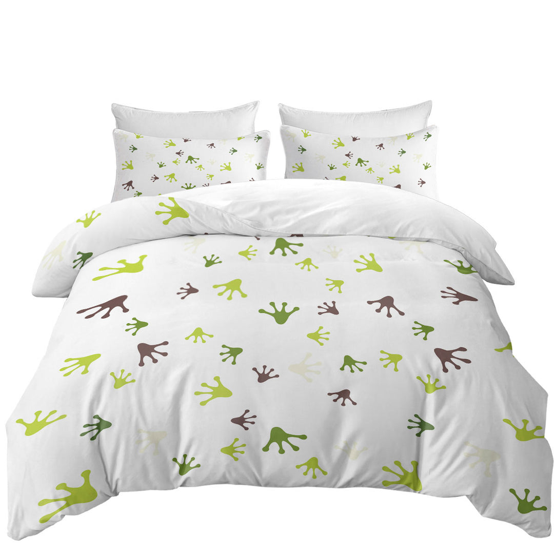 Frog Feet Coverlet