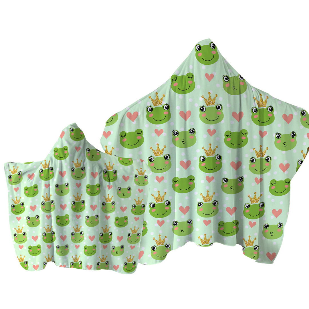 Hooded Beach Towel with King Frog and Cute Frog with Hearts