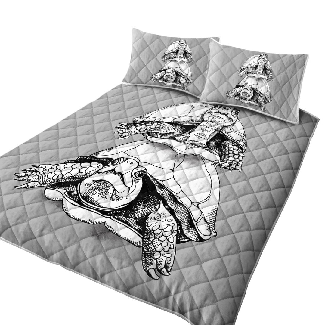 King Size Quilt Sets with Funny Looking Turtle Couple