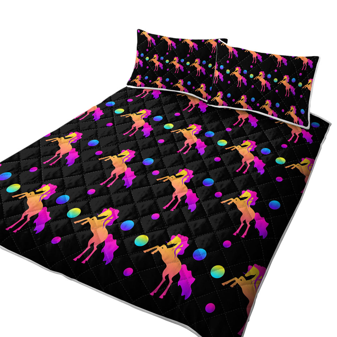 King Size Quilt with Retro Colors Horse Pattern
