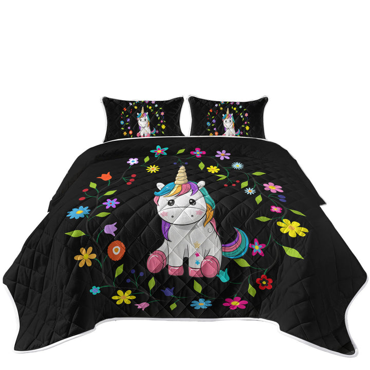 Quilt with Simple Floral Circle and Adorable Unicorn