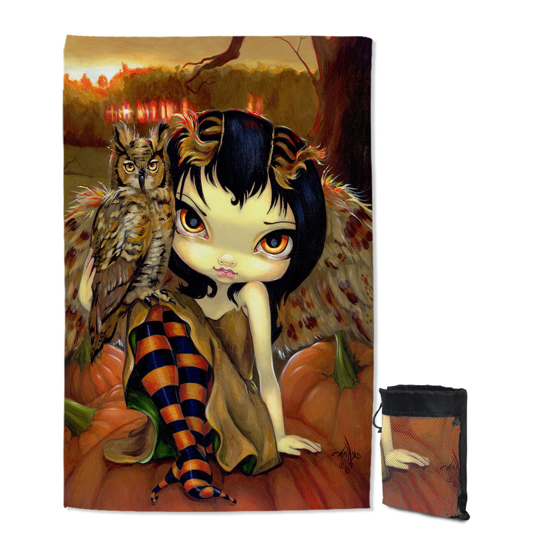 The Owl Fairy Owlyn in Autumn Sitting on Pumpkins Quick Dry Towels for Travel