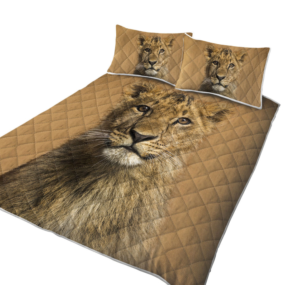 Twin Quilt with Cute Lion Cub Portrait