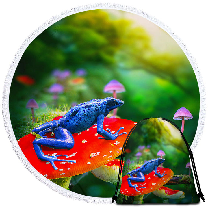 Beautiful Nature Frog Round Beach Towel