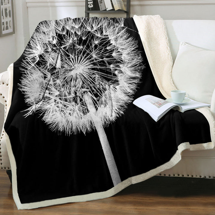 Black and White Blankets Zoom Photo Groundsel