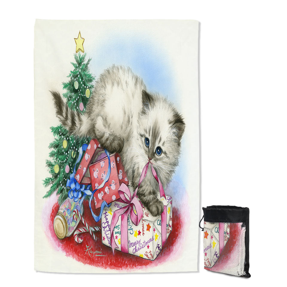 Christmas Unique Beach Towels s Design Cute Kitten is Opening Presents
