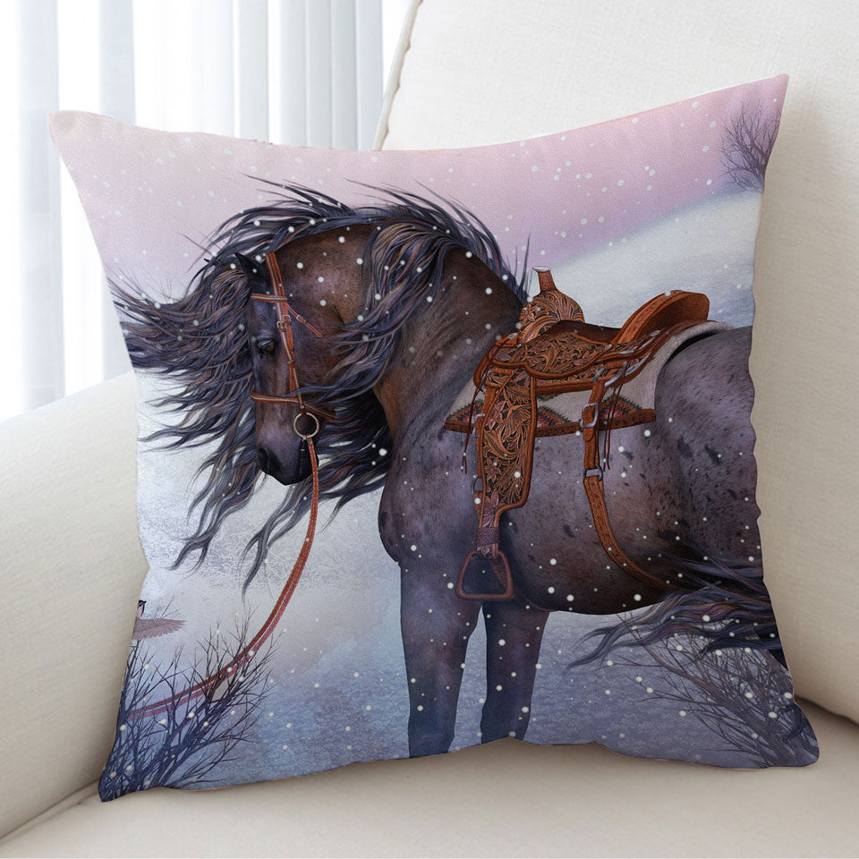 Horses Cushion Coverts Art Honorable Brown Horse in Winter Snow