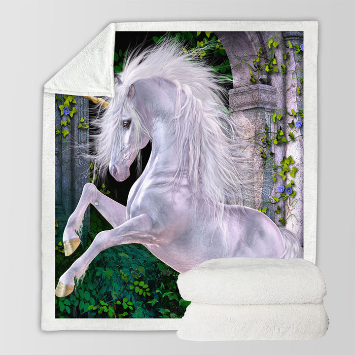 products/Magical-Unicorn-Sherpa-Blanket