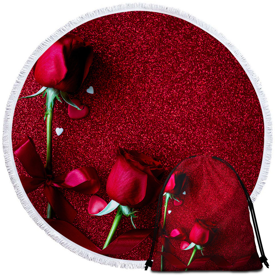 Romantic Couple of Roses Round Towel