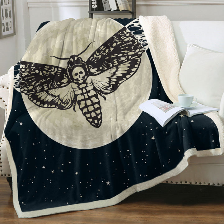 Scary Throws Moon Moth