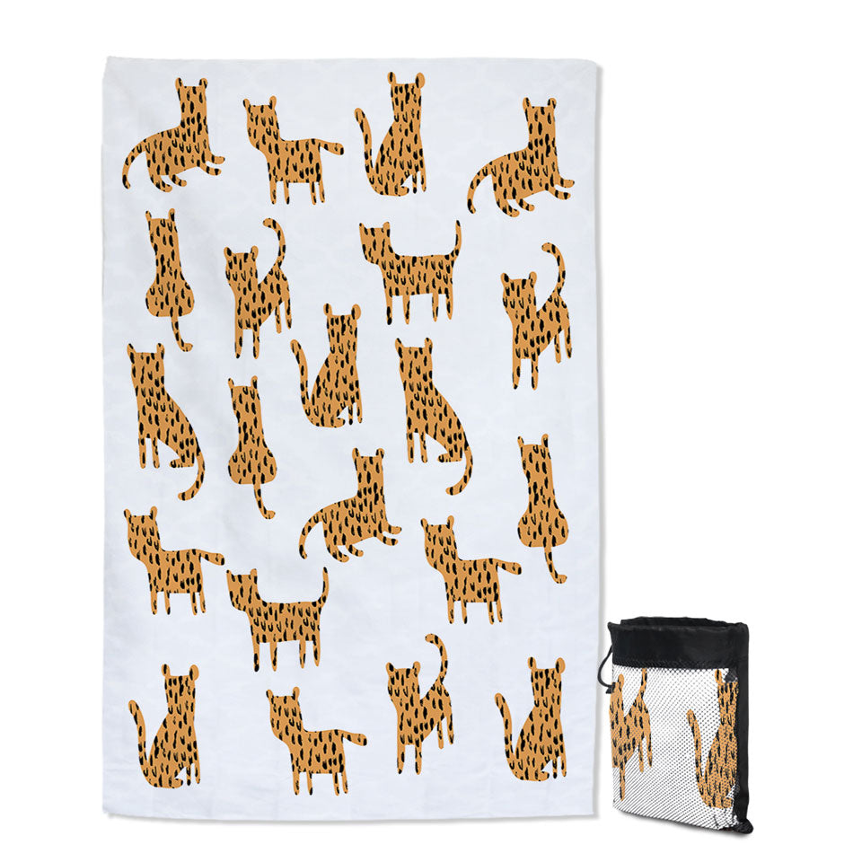 Simple Cheetah Cute Drawing Quick Dry Beach Towel